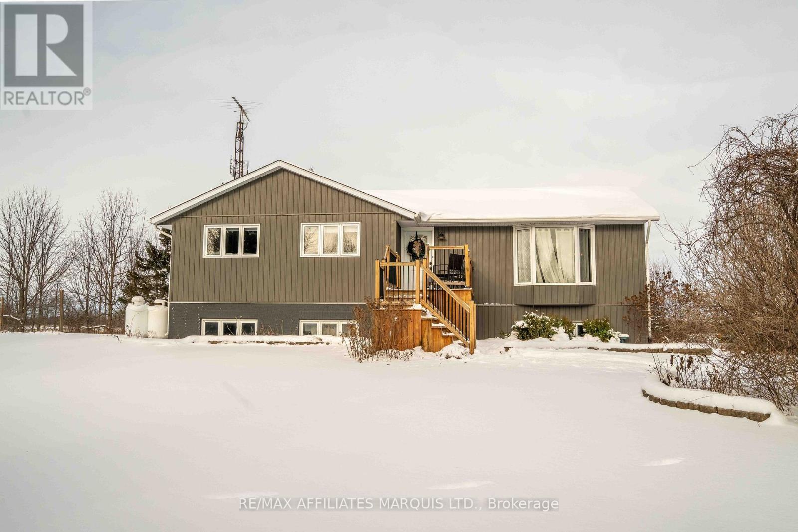 4239 County Rd 11 Road, South Stormont, Ontario  K7R 3L2 - Photo 2 - X12635984