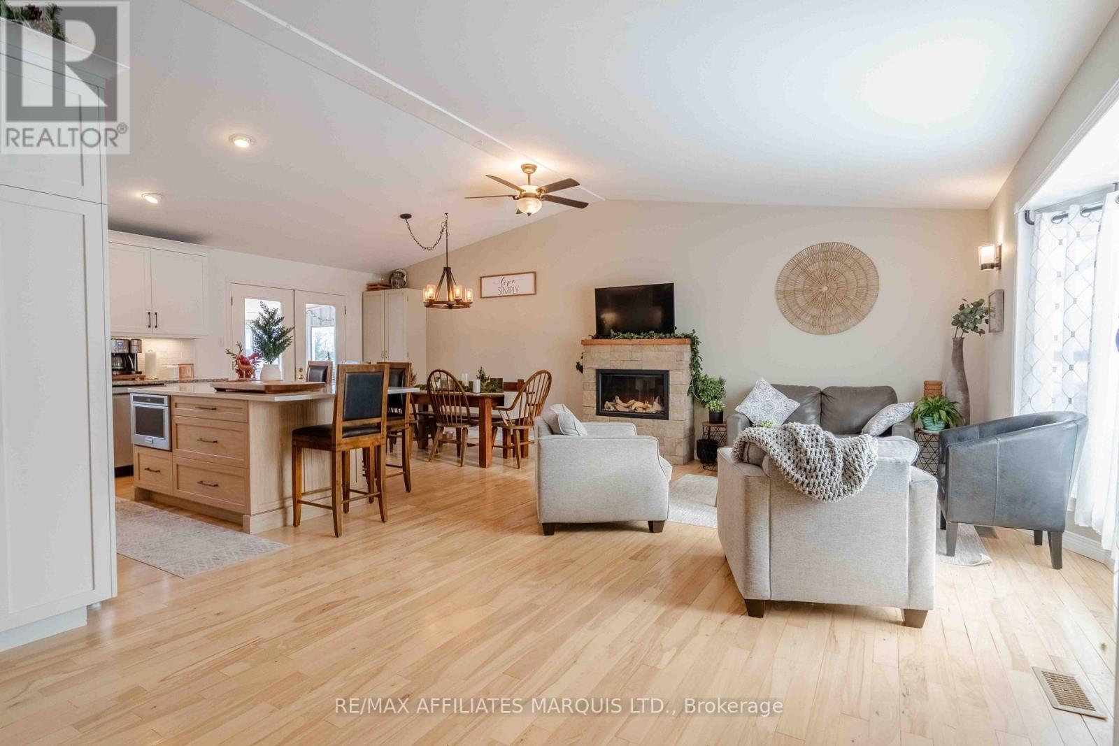 4239 County Rd 11 Road, South Stormont, Ontario  K7R 3L2 - Photo 20 - X12635984