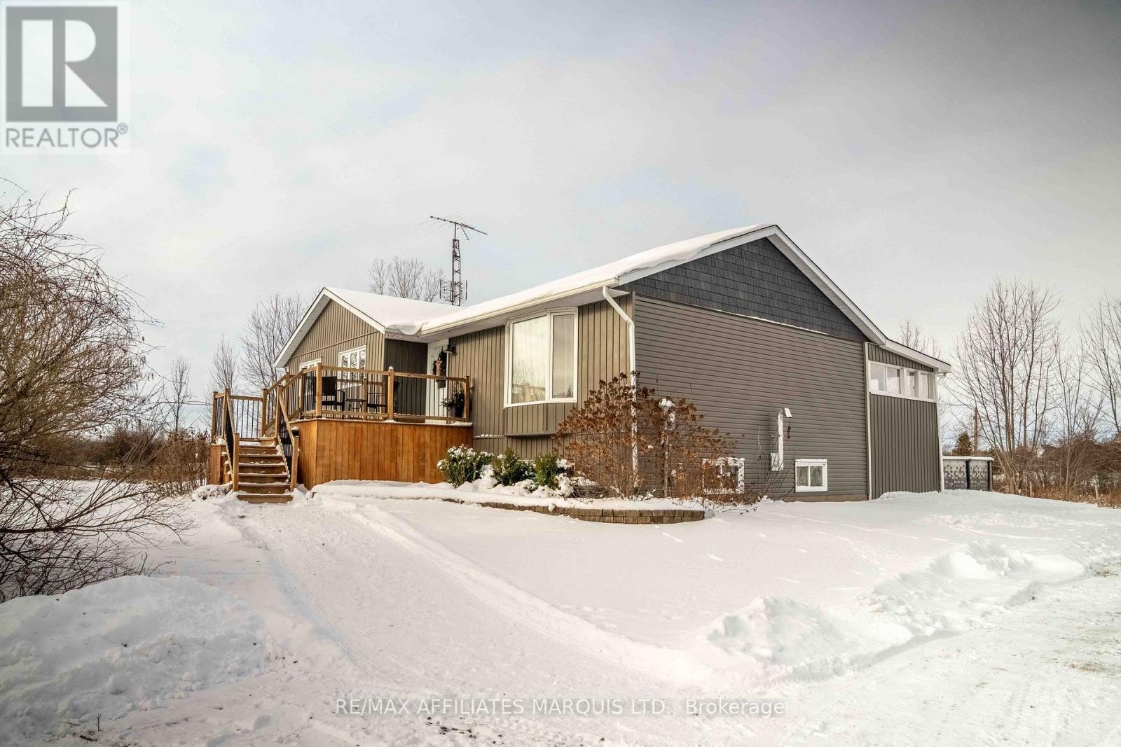 4239 County Rd 11 Road, South Stormont, Ontario  K7R 3L2 - Photo 3 - X12635984