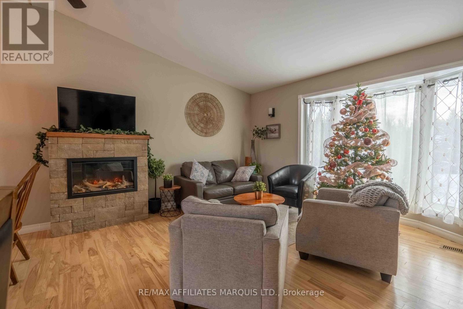 4239 County Rd 11 Road, South Stormont, Ontario  K7R 3L2 - Photo 4 - X12635984