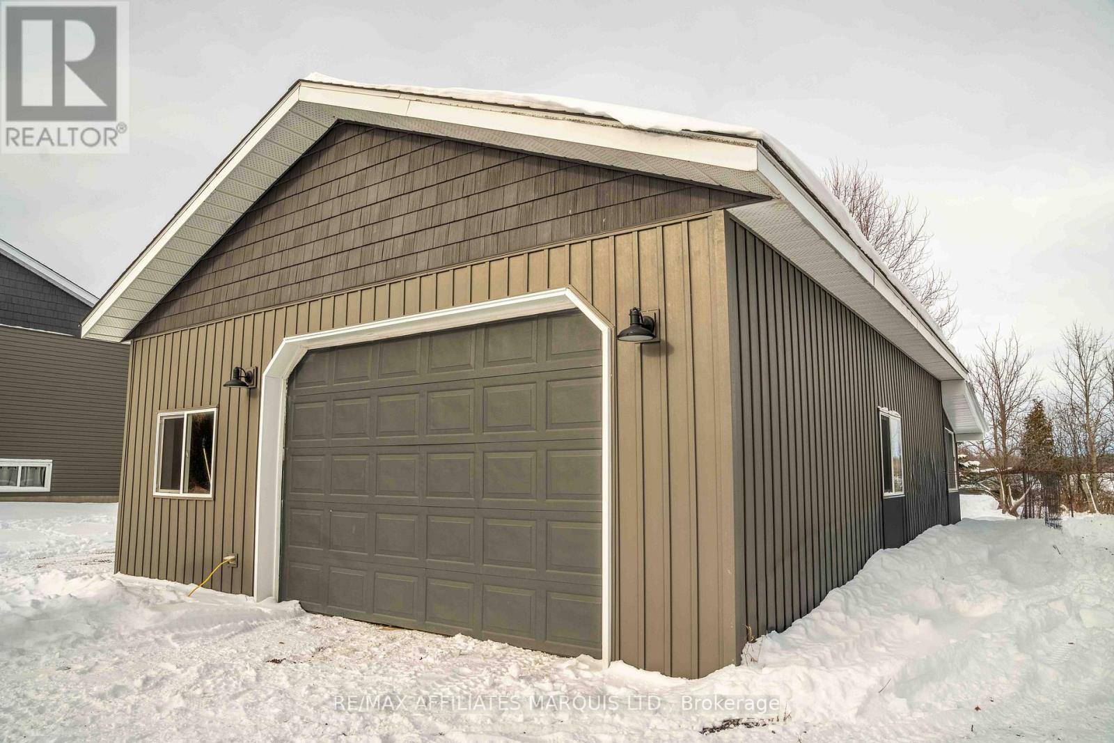 4239 County Rd 11 Road, South Stormont, Ontario  K7R 3L2 - Photo 44 - X12635984