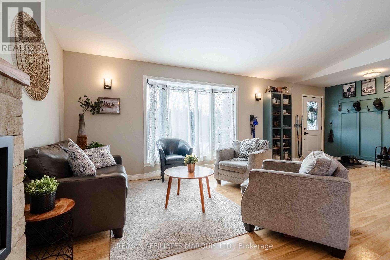 4239 County Rd 11 Road, South Stormont, Ontario  K7R 3L2 - Photo 5 - X12635984