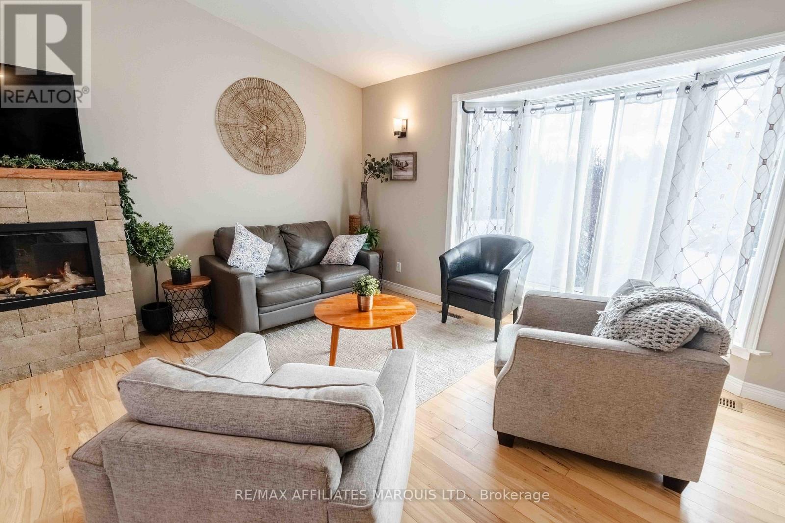 4239 County Rd 11 Road, South Stormont, Ontario  K7R 3L2 - Photo 6 - X12635984