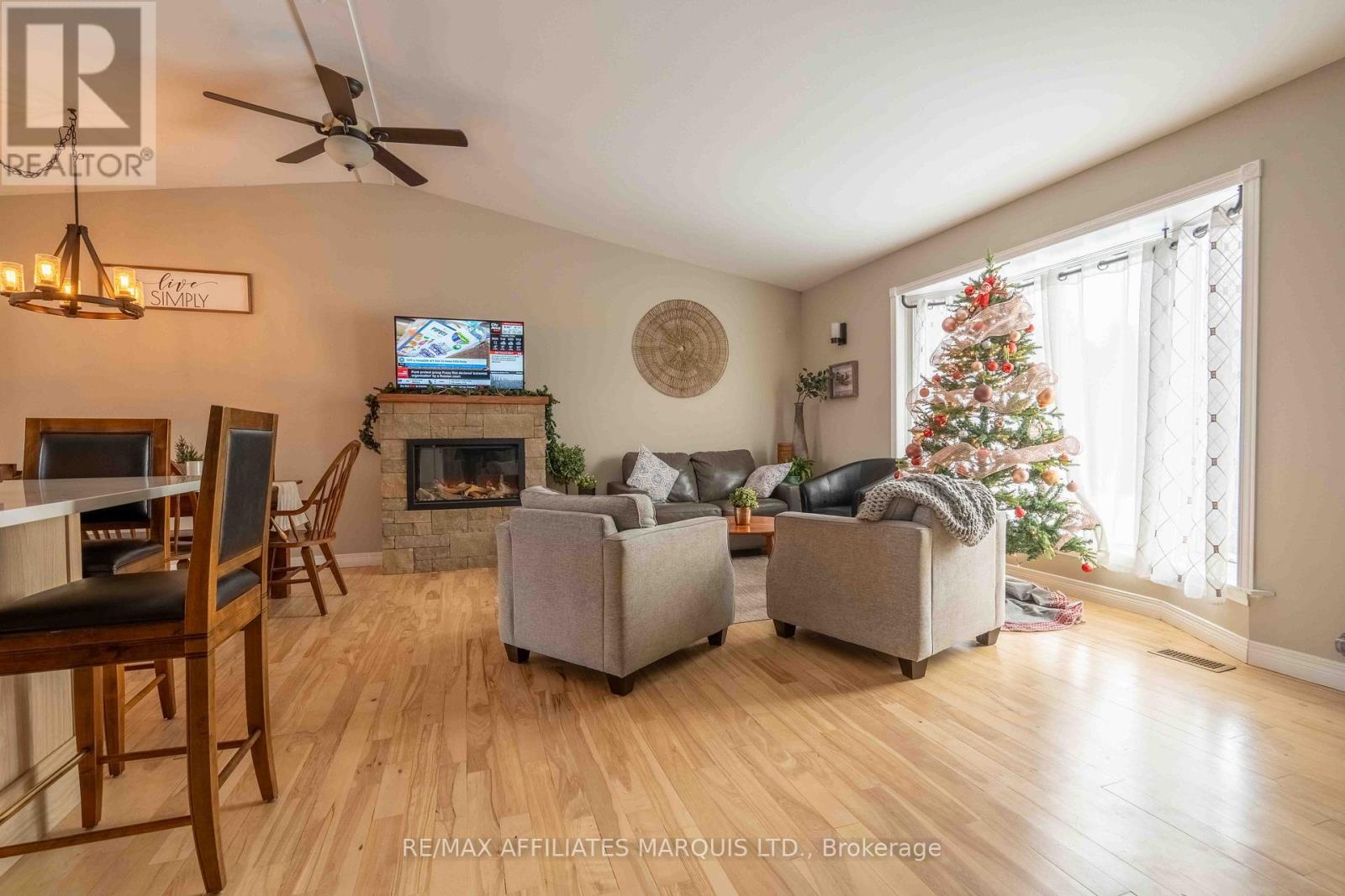 4239 County Rd 11 Road, South Stormont, Ontario  K7R 3L2 - Photo 7 - X12635984