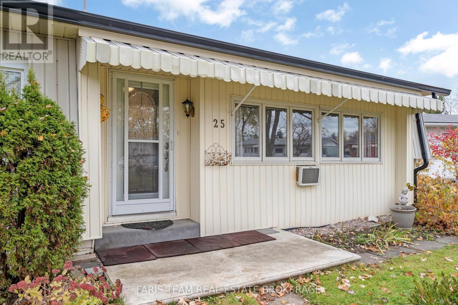 25 Recreation Drive, Innisfil, Ontario  L9S 1N5 - Photo 5 - N12536460