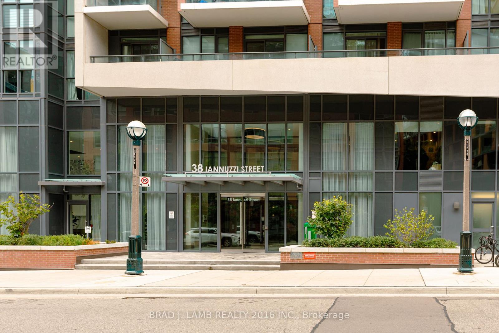 642 - 38 Iannuzzi Street, Toronto (Waterfront Communities), Ontario  M5V 0S2 - Photo 2 - C12635968