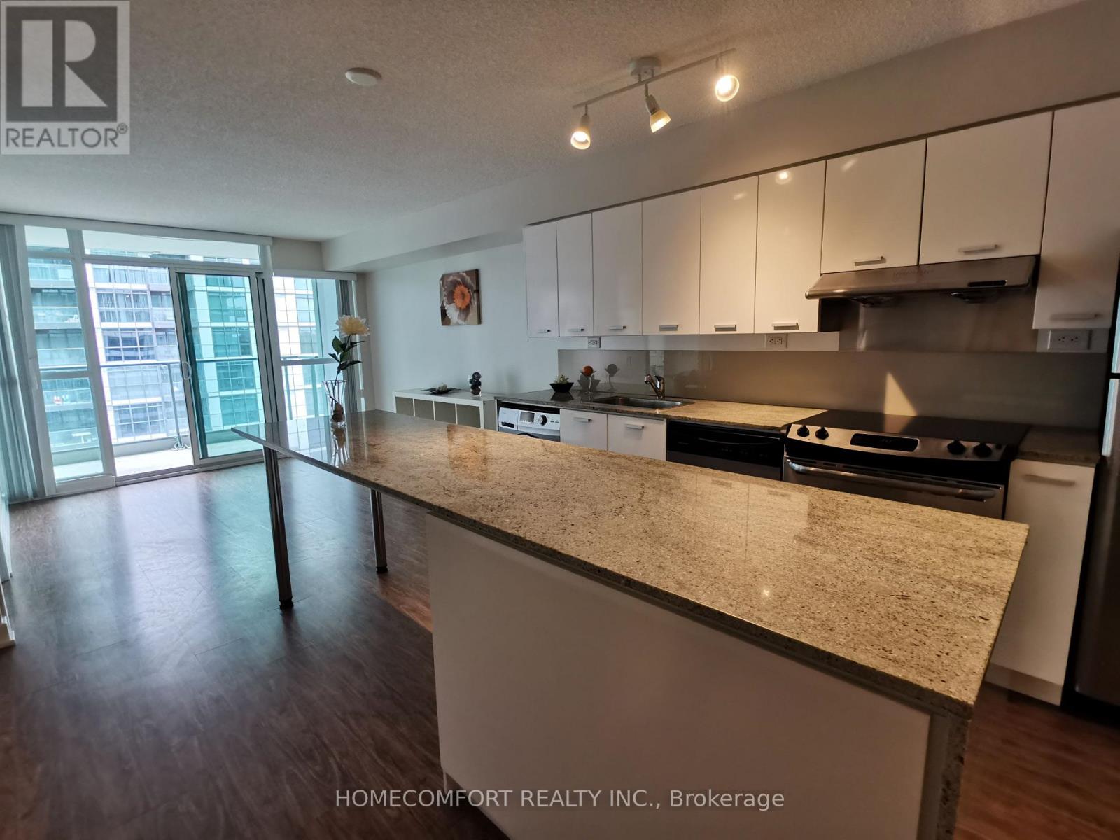 915 - 15 Singer Court, Toronto (Bayview Village), Ontario  M2K 0B1 - Photo 2 - C12635986