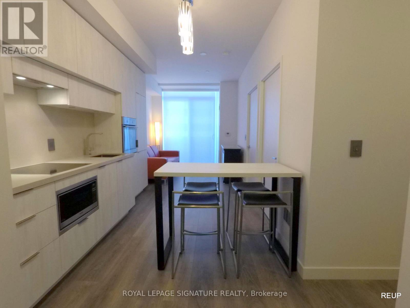 2402 - 8 Eglinton Avenue E, Toronto (Mount Pleasant West), Ontario  M4P 0C1 - Photo 5 - C12635992