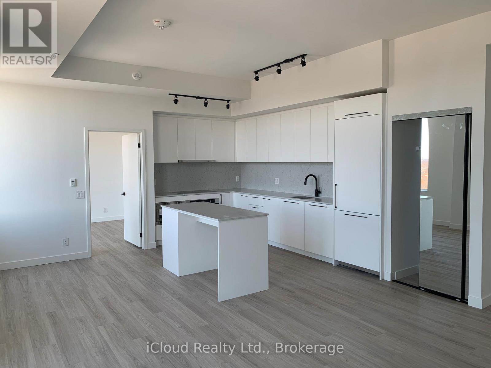 1603 - 1050 Eastern Avenue, Toronto (Greenwood-Coxwell), Ontario  M4L 0B7 - Photo 4 - E12635974