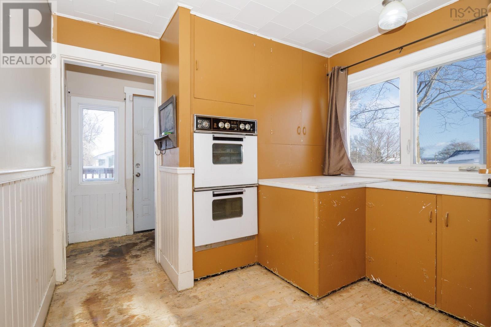 564 Main Street, Sydney Mines, Nova Scotia B1V 2K8 - Photo 22 - 202529318