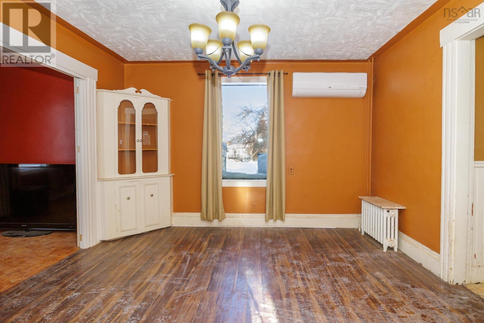 564 Main Street, Sydney Mines, Nova Scotia B1V 2K8 - Photo 16 - 202529318