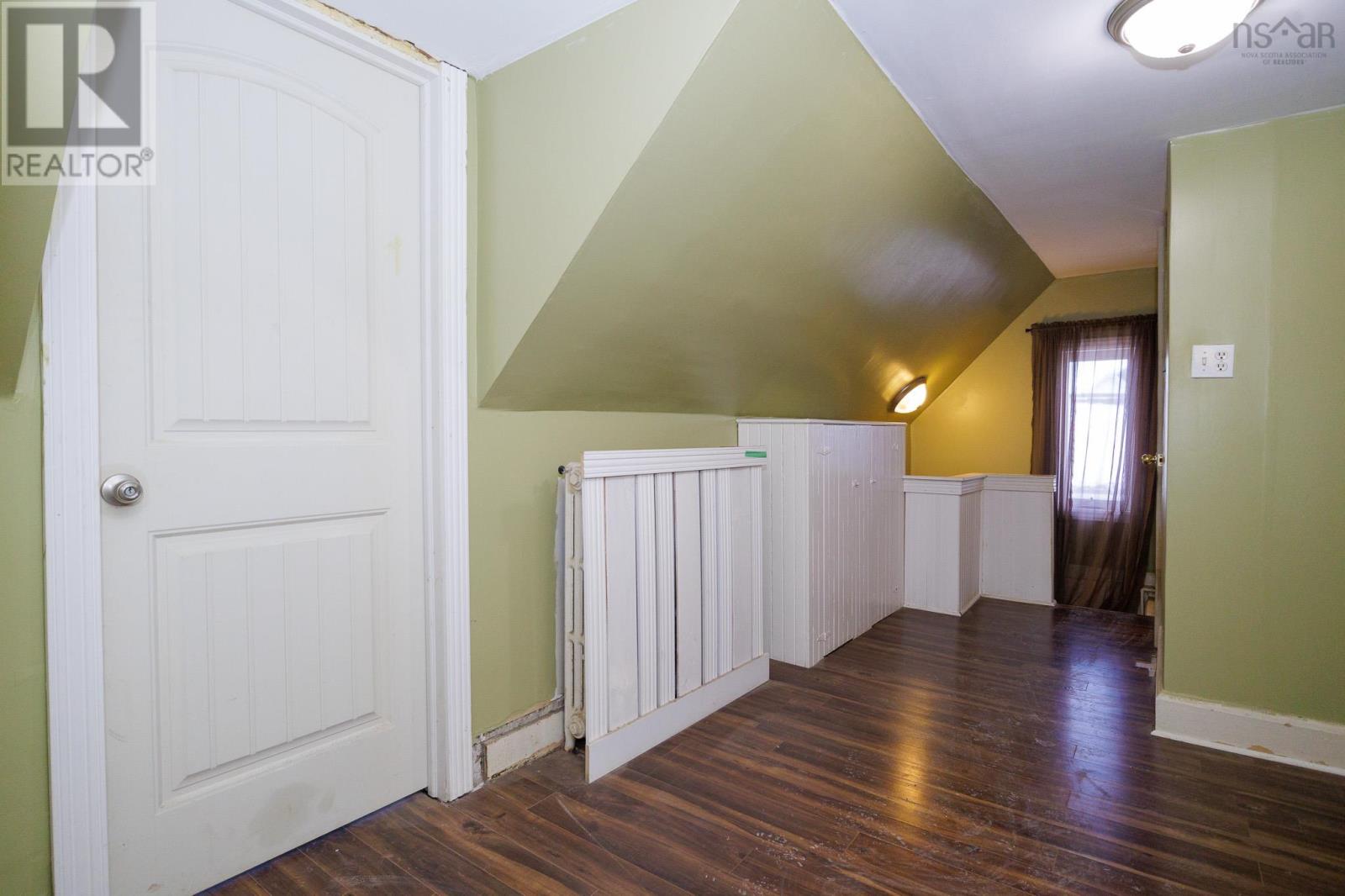 564 Main Street, Sydney Mines, Nova Scotia B1V 2K8 - Photo 31 - 202529318