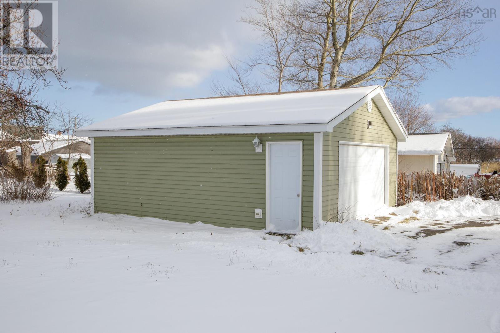 564 Main Street, Sydney Mines, Nova Scotia B1V 2K8 - Photo 35 - 202529318