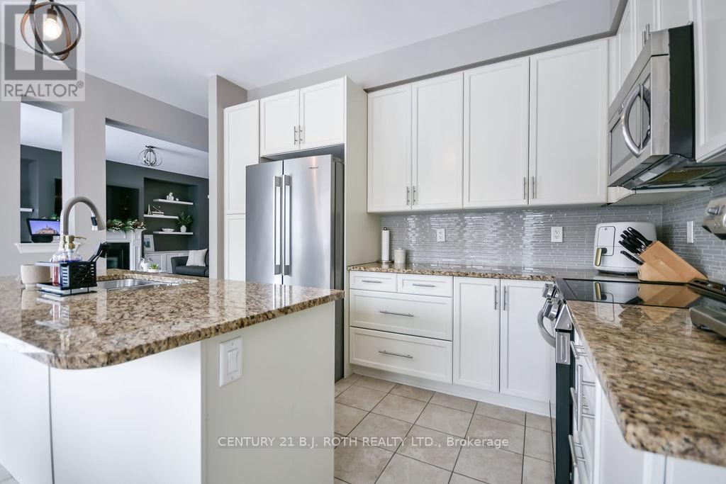 304 Downy Emerald Drive, Bradford West Gwillimbury (Bradford), Ontario  L3Z 0K3 - Photo 15 - N12636026