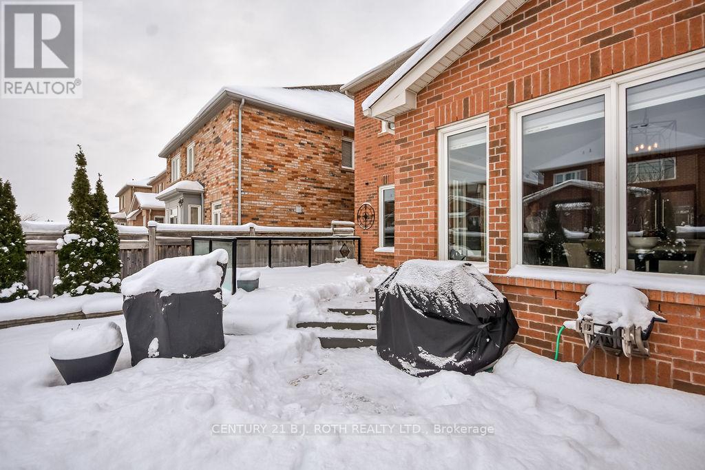 304 Downy Emerald Drive, Bradford West Gwillimbury (Bradford), Ontario  L3Z 0K3 - Photo 39 - N12636026