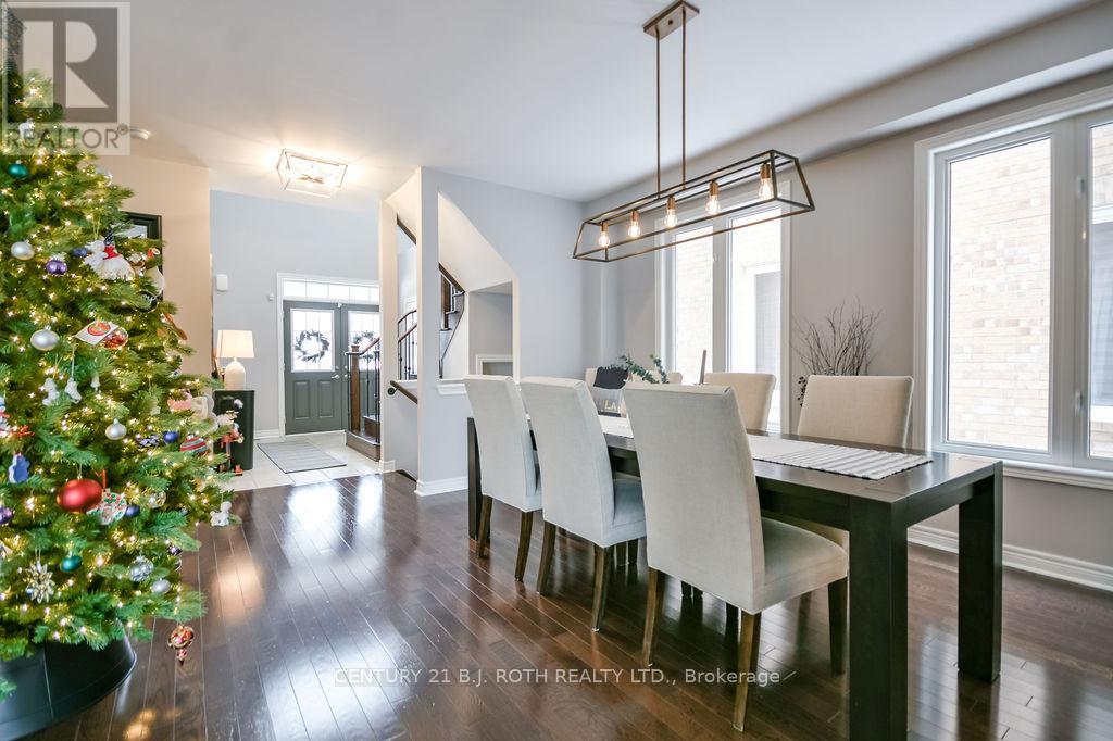 304 Downy Emerald Drive, Bradford West Gwillimbury (Bradford), Ontario  L3Z 0K3 - Photo 8 - N12636026