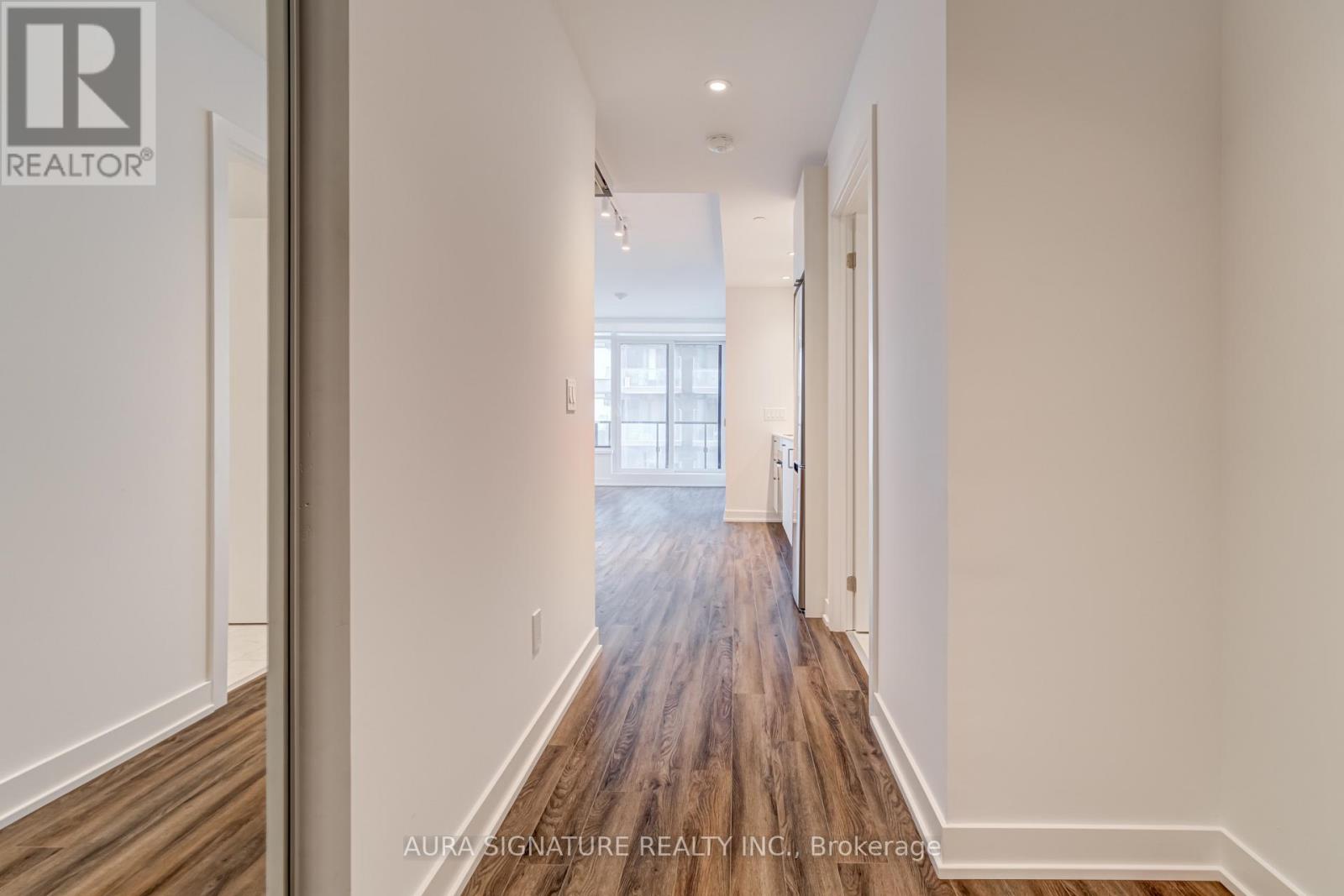 2205 - 1928 Lake Shore Boulevard W, Toronto (South Parkdale), Ontario  M6S 0B1 - Photo 4 - W12635978