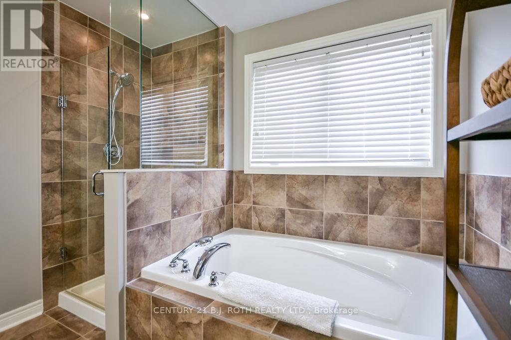 304 Downy Emerald Drive, Bradford West Gwillimbury (Bradford), Ontario  L3Z 0K3 - Photo 23 - N12636026