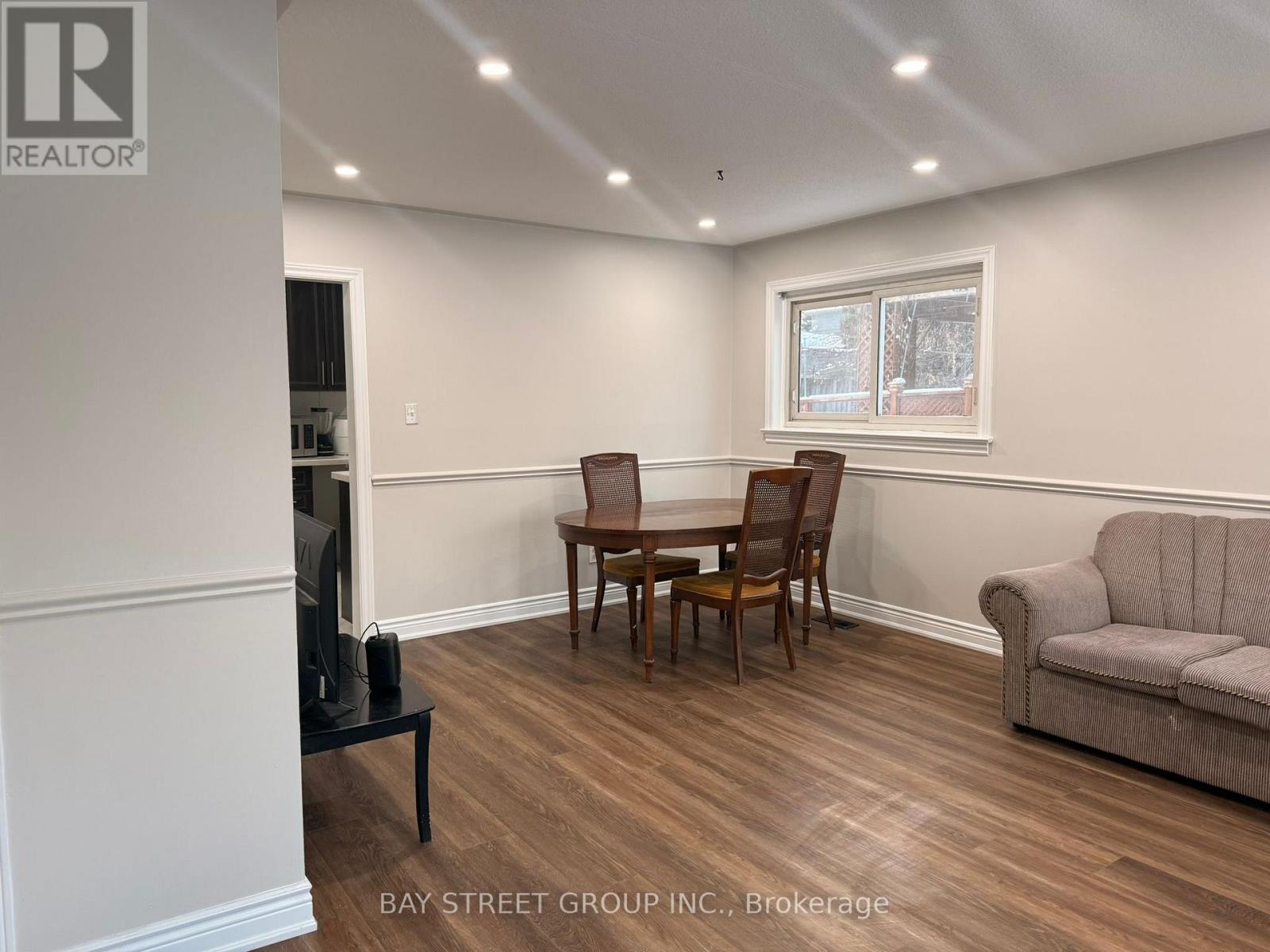 193 Mcmurchy Avenue S, Brampton, Ontario  L6Y 1Z2 - Photo 5 - W12596634