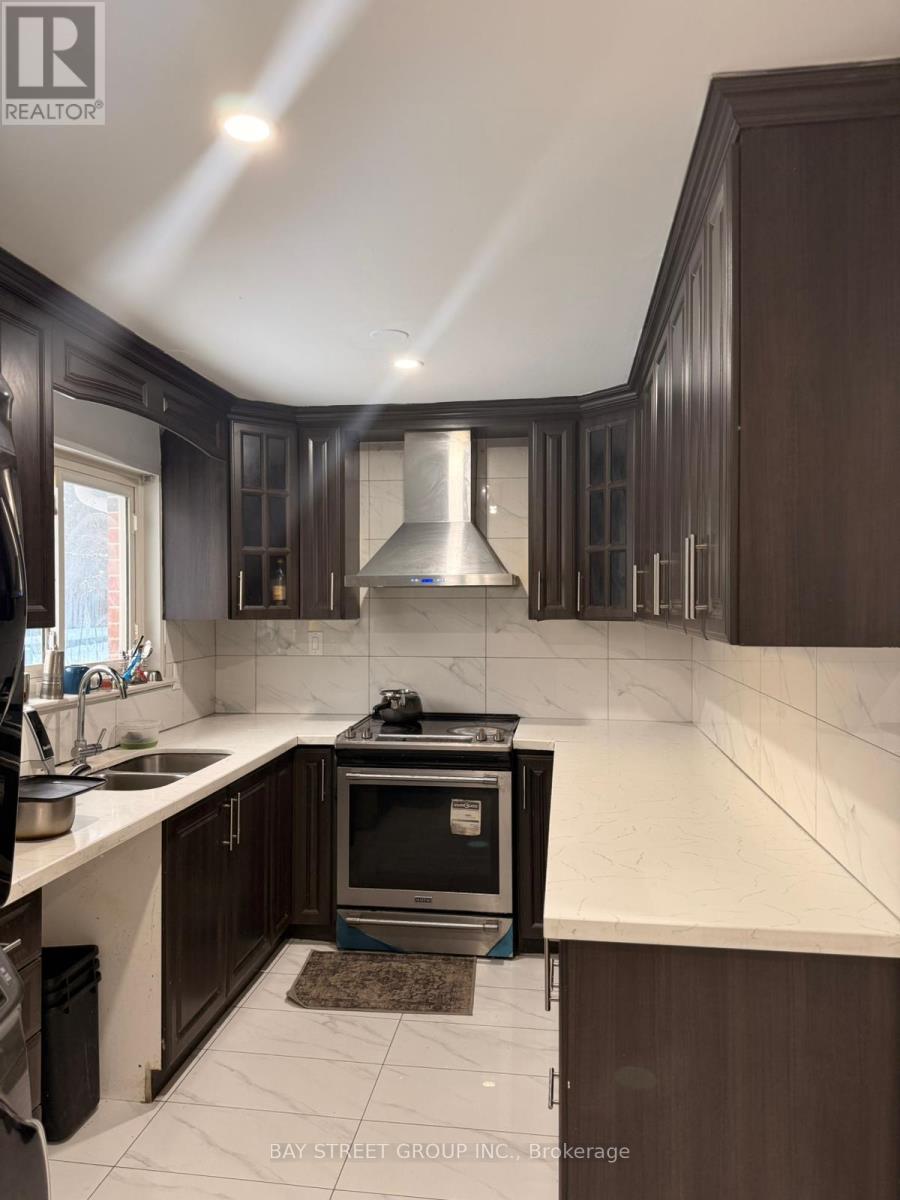 193 Mcmurchy Avenue S, Brampton, Ontario  L6Y 1Z2 - Photo 6 - W12596634