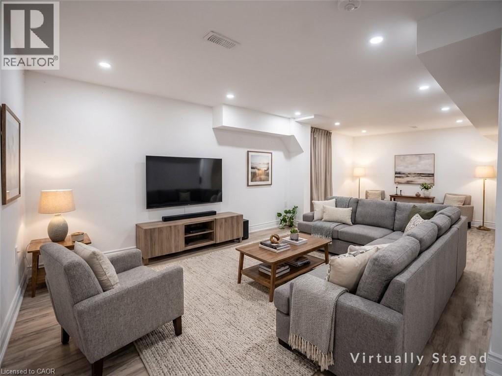 <div class="slider-price">$1,850 Monthly</div><p>23 Thorley Drive Unit# Lower, Hamilton, Ontario</p>