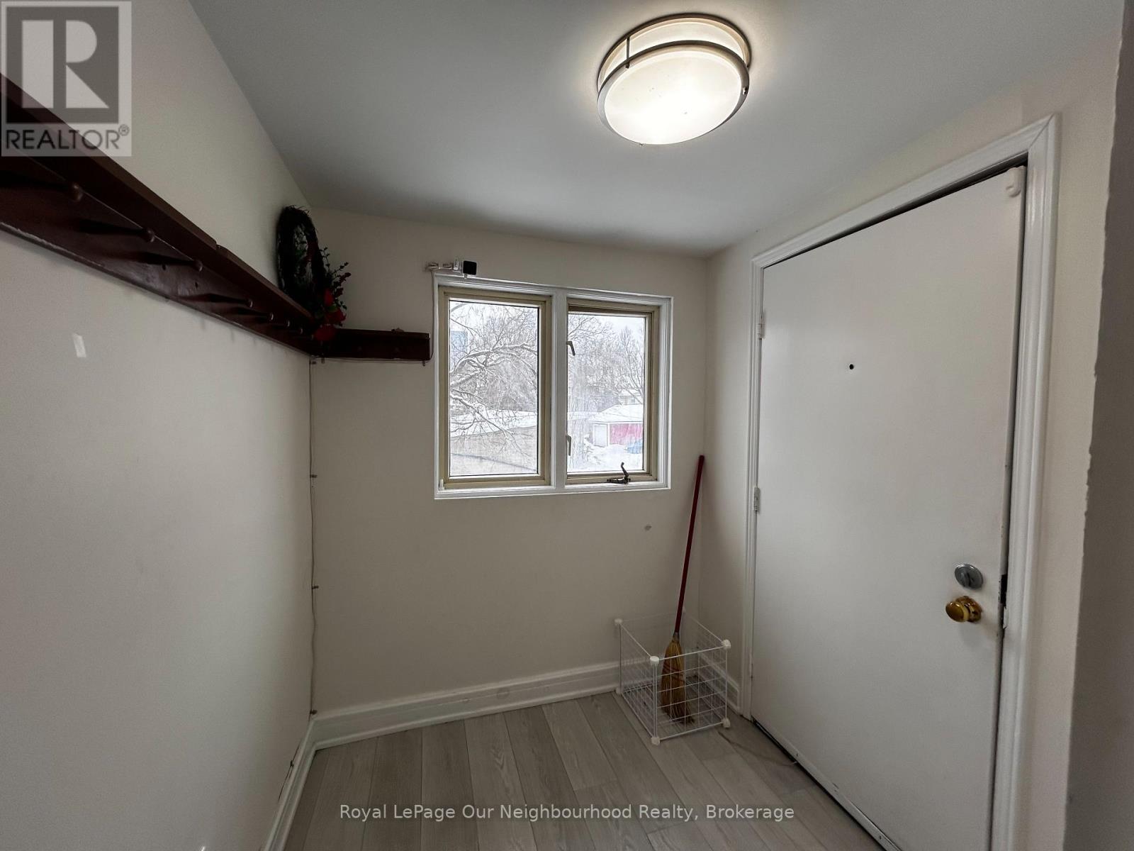 6 - 317 Duke Street W, Kitchener, Ontario  N2H 3X9 - Photo 11 - X12636172