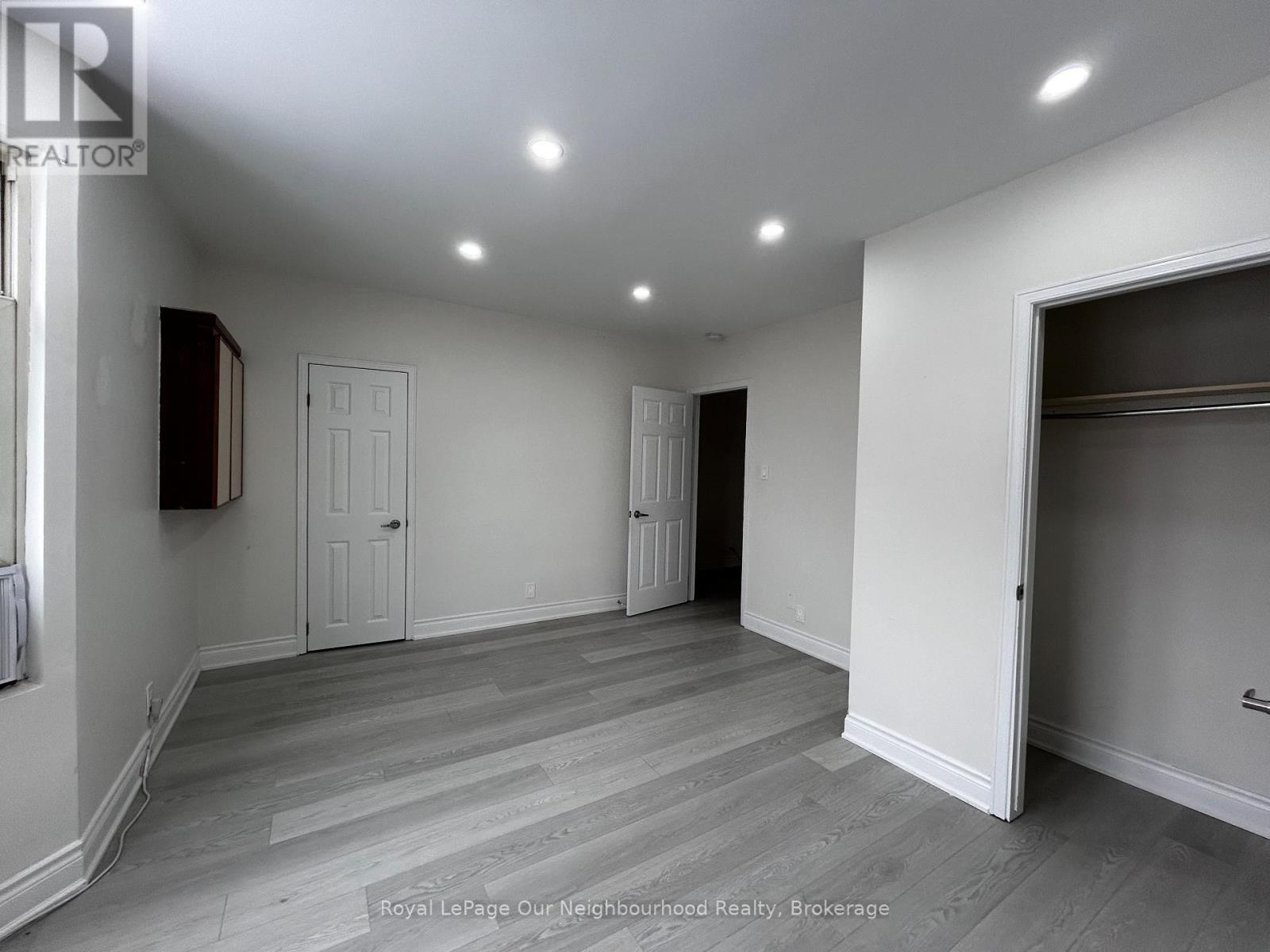 6 - 317 Duke Street W, Kitchener, Ontario  N2H 3X9 - Photo 3 - X12636172