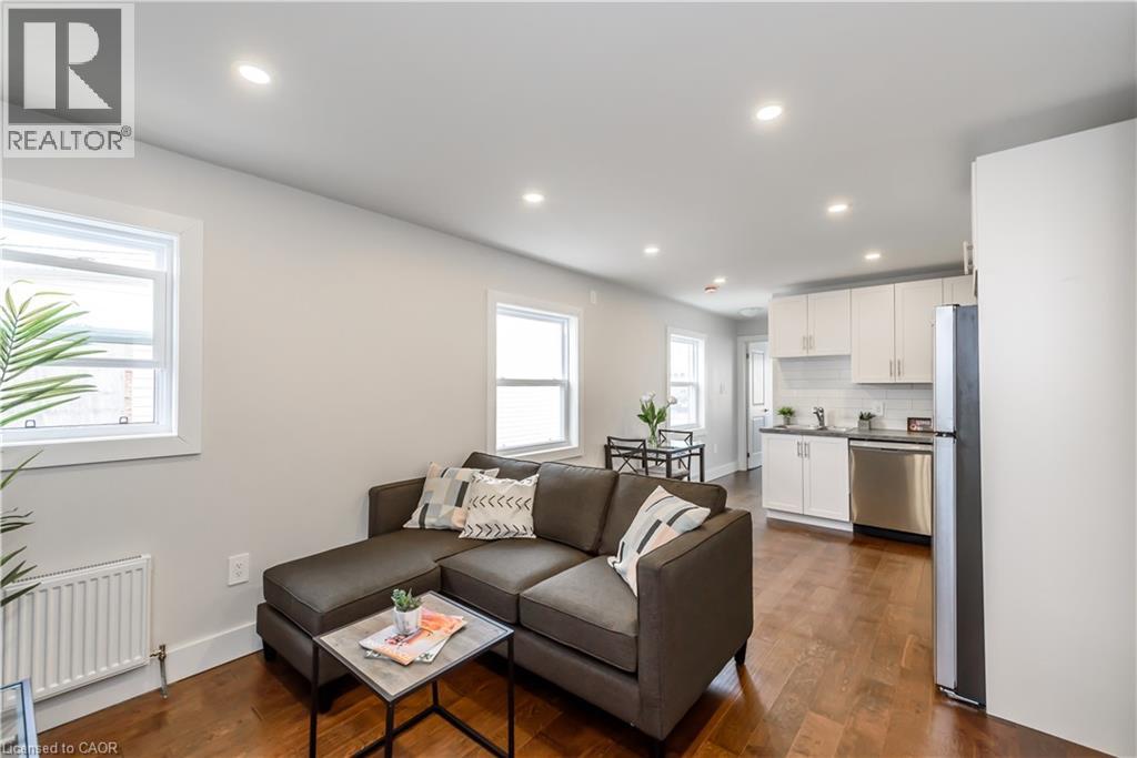 35 Niagara Street, St. Catharines, Ontario  L2R 4K8 - Photo 3 - 40794129