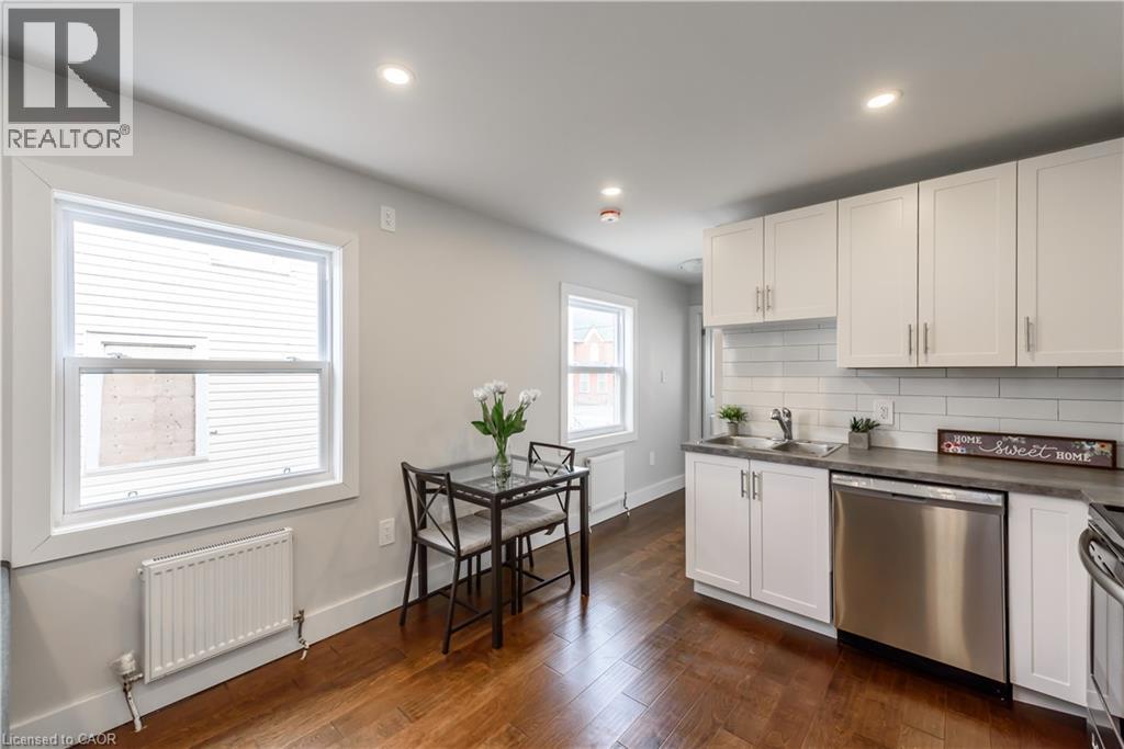 35 Niagara Street, St. Catharines, Ontario  L2R 4K8 - Photo 2 - 40794129