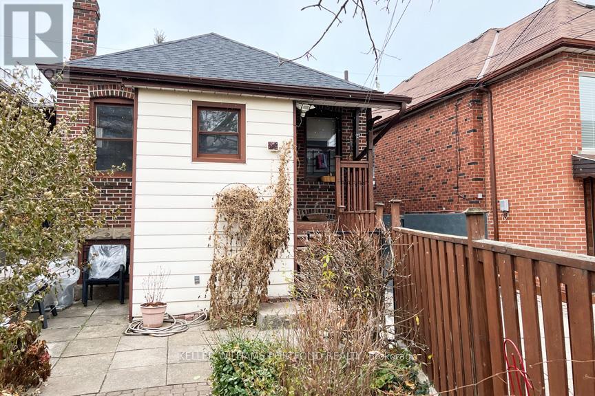 97 Livingstone Avenue, Toronto, Ontario  M6E 2L7 - Photo 14 - W12598660