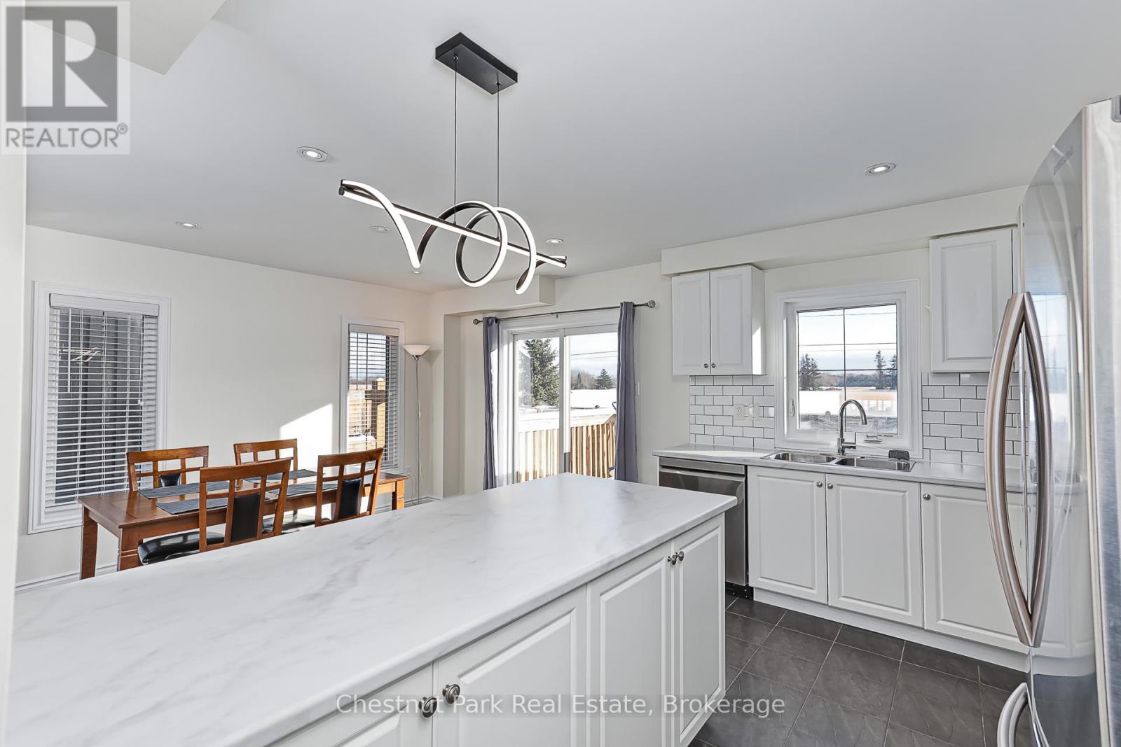 34 Robertson Street, Collingwood, Ontario L9Y 0X1 - Photo 19 - S12636056