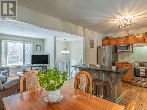 240135 Wilcox Side Road, Georgian Bluffs, Ontario N4K 5N7 - Photo 11 - X12636120