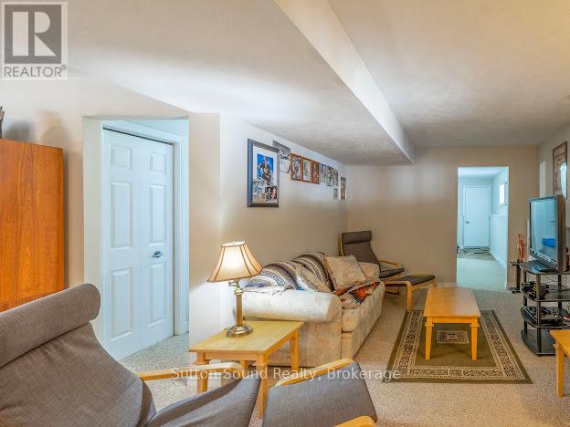 240135 Wilcox Side Road, Georgian Bluffs, Ontario N4K 5N7 - Photo 27 - X12636120