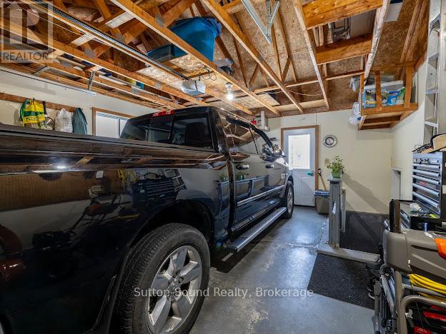 240135 Wilcox Side Road, Georgian Bluffs, Ontario N4K 5N7 - Photo 33 - X12636120