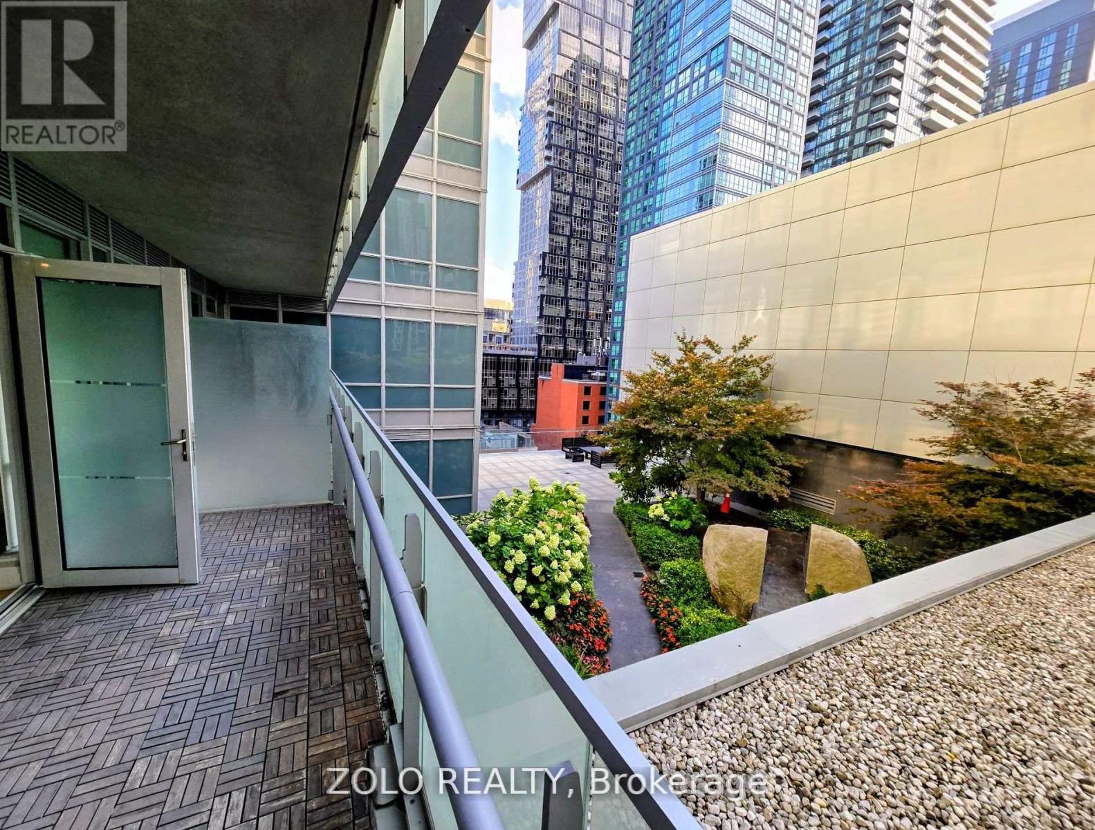 1205 - 80 John Street, Toronto, Ontario  M5V 3X4 - Photo 14 - C12636066