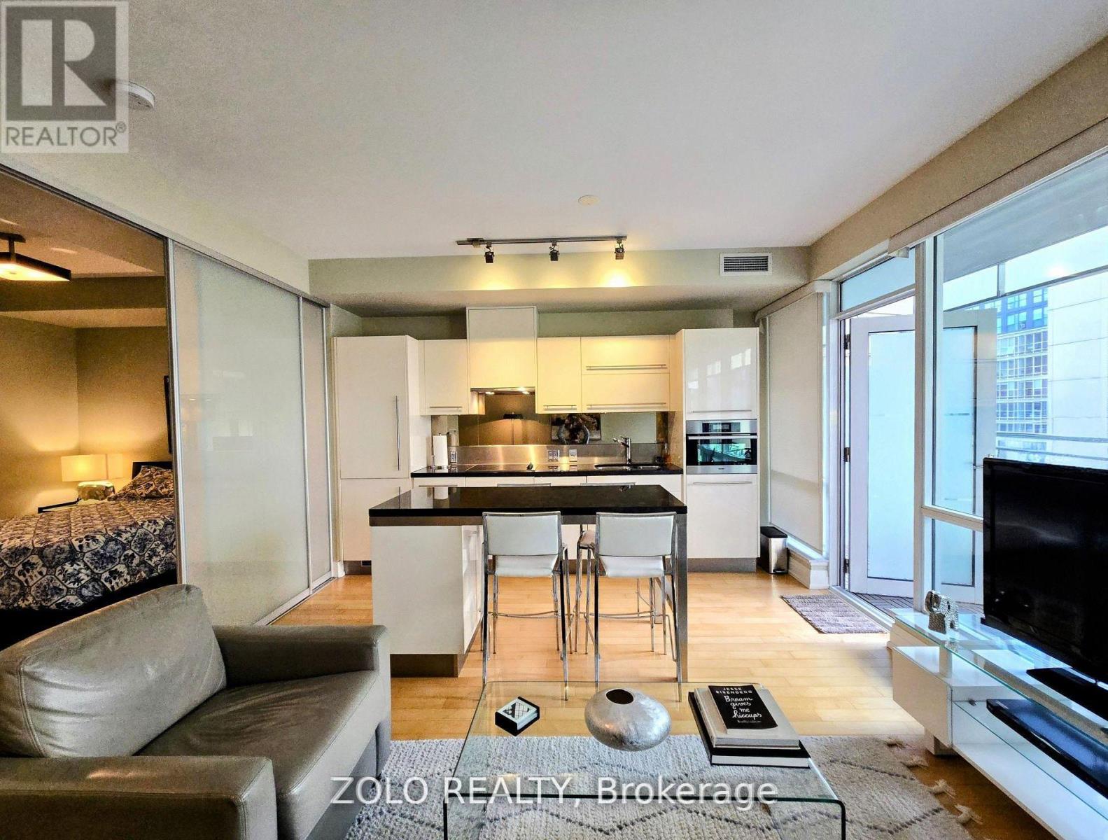 1205 - 80 John Street, Toronto, Ontario  M5V 3X4 - Photo 3 - C12636066