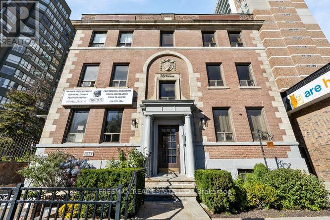 9 - 134 CARLTON STREET E, Toronto, Ontario