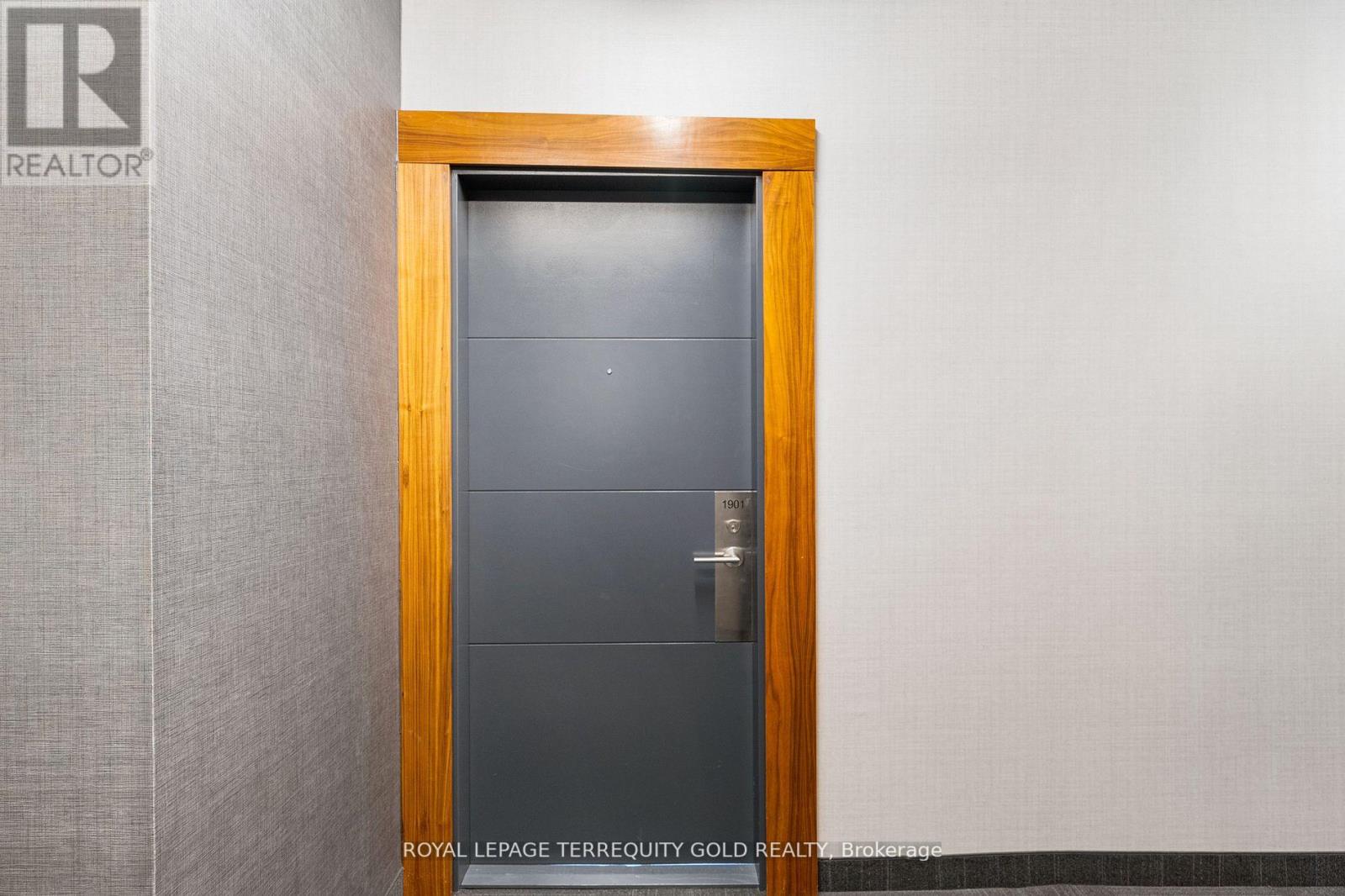 1901 - 105 George Street, Toronto (Moss Park), Ontario  M5A 0L4 - Photo 3 - C12636094