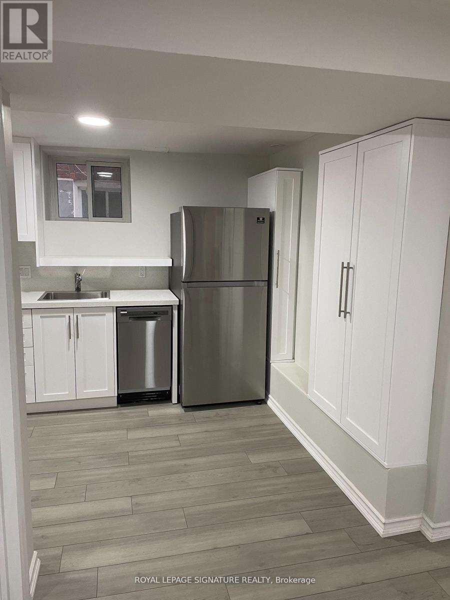 Lower - 308 St George Street, Toronto, Ontario  M5R 2P5 - Photo 4 - C12636134