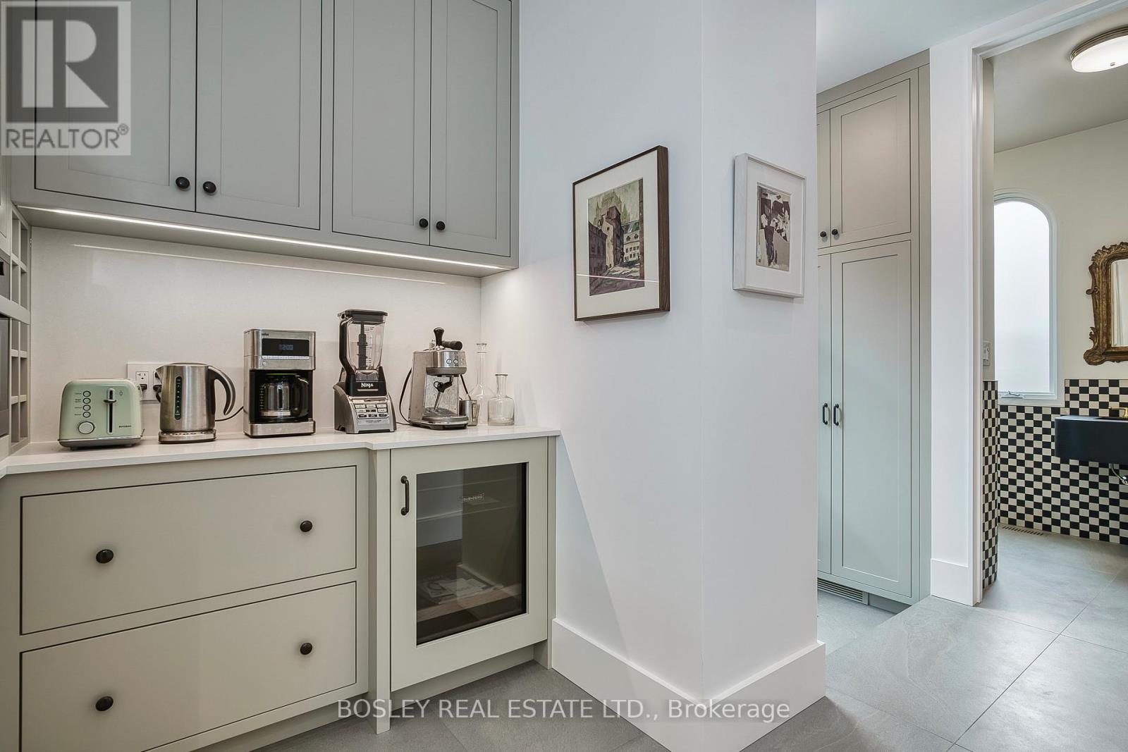 34 Beaconsfield Avenue, Toronto, Ontario  M6J 3H9 - Photo 16 - C12636146