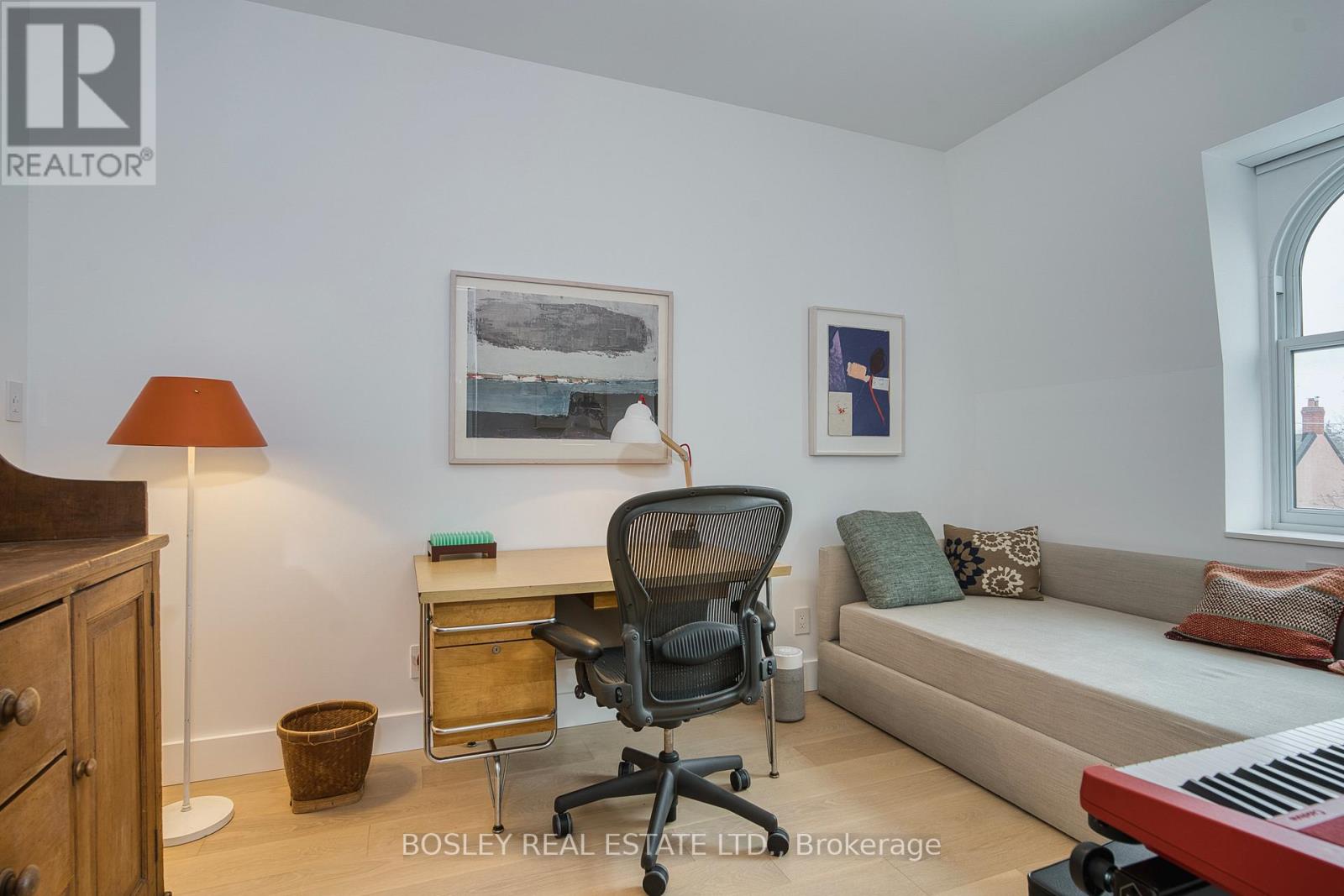 34 Beaconsfield Avenue, Toronto, Ontario  M6J 3H9 - Photo 30 - C12636146