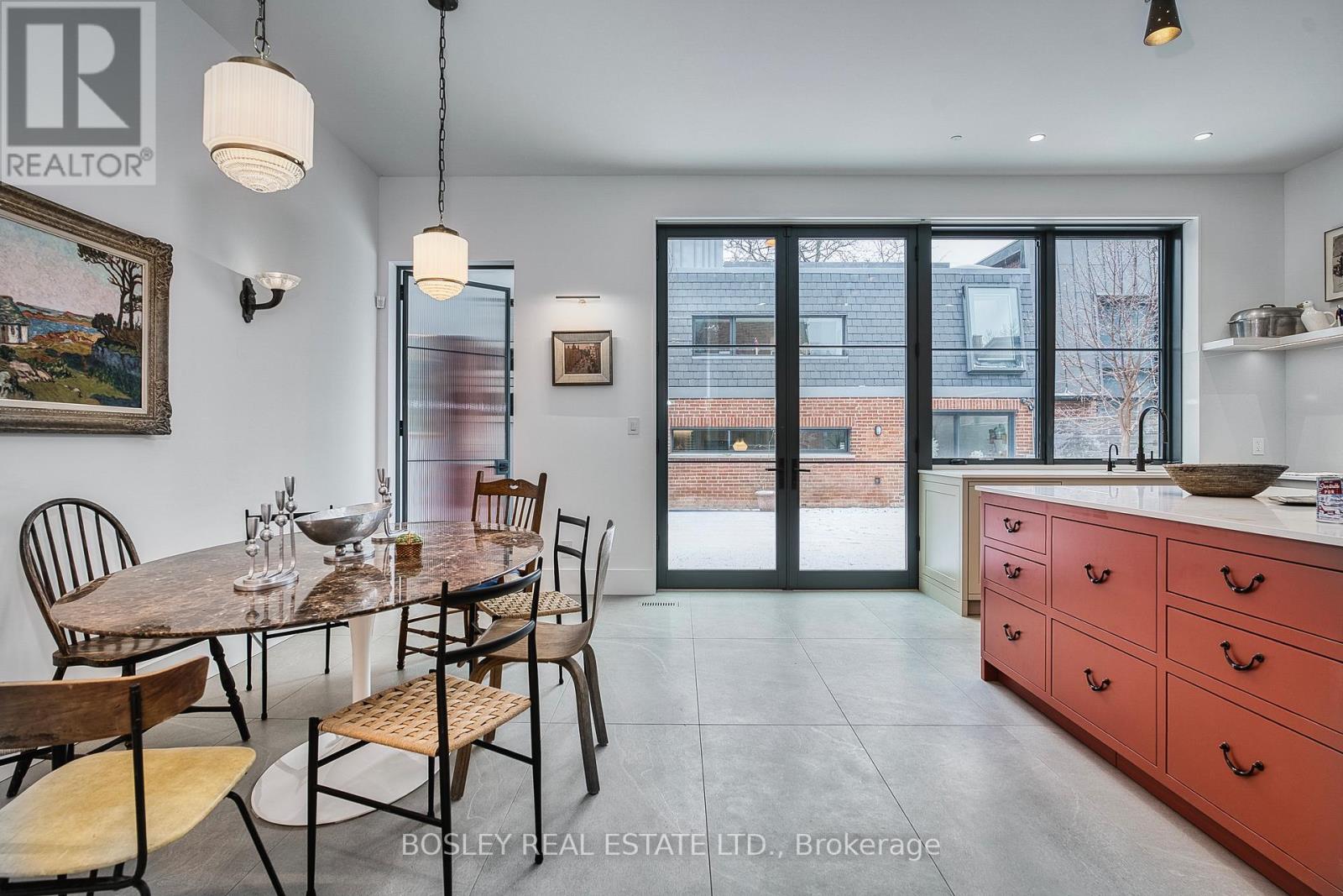 34 Beaconsfield Avenue, Toronto, Ontario  M6J 3H9 - Photo 9 - C12636146