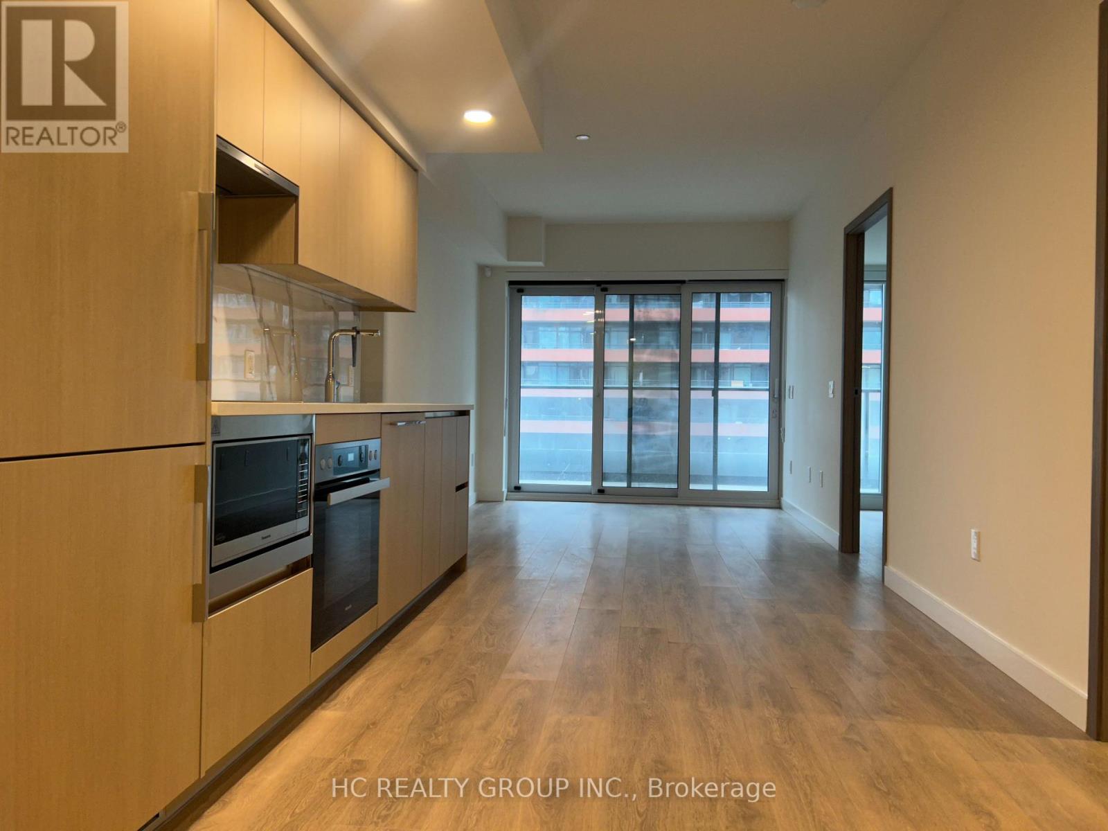 1023 - 3 Concord Cityplace Way, Toronto, Ontario  M5V 0X4 - Photo 3 - C12636178