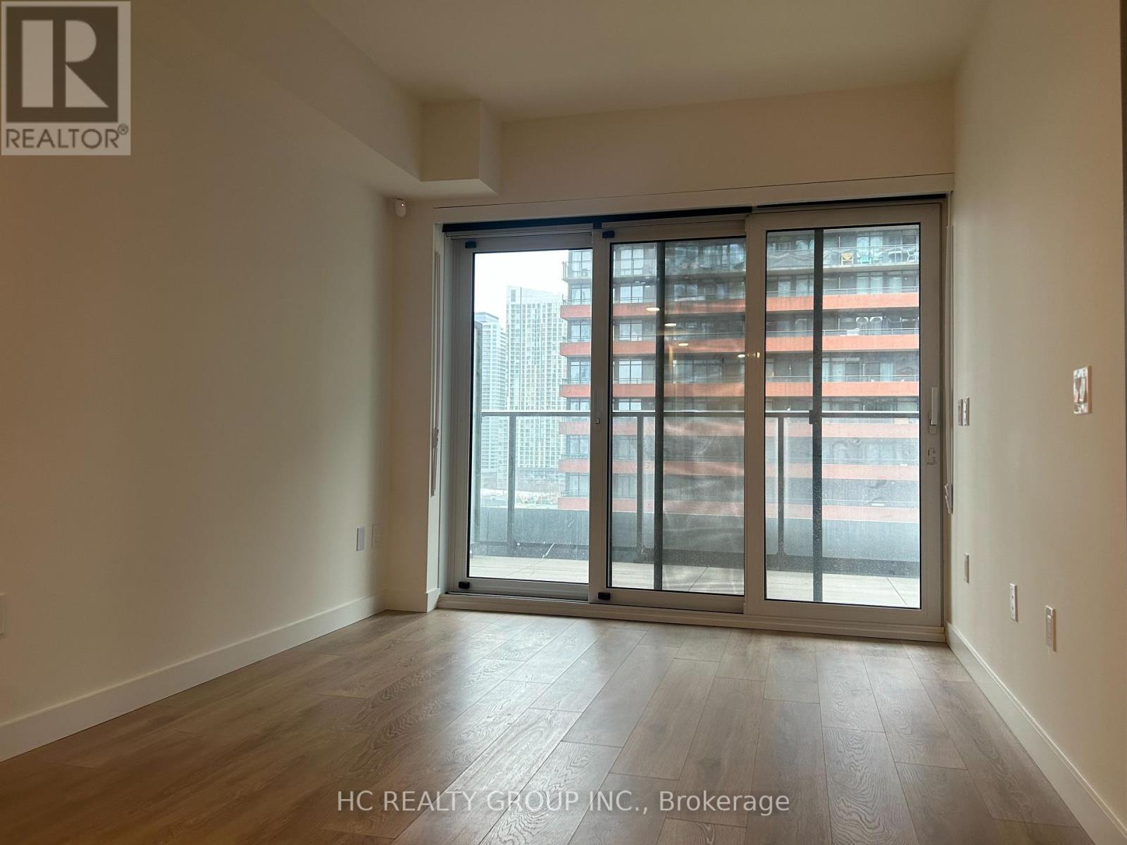 1023 - 3 Concord Cityplace Way, Toronto, Ontario  M5V 0X4 - Photo 5 - C12636178