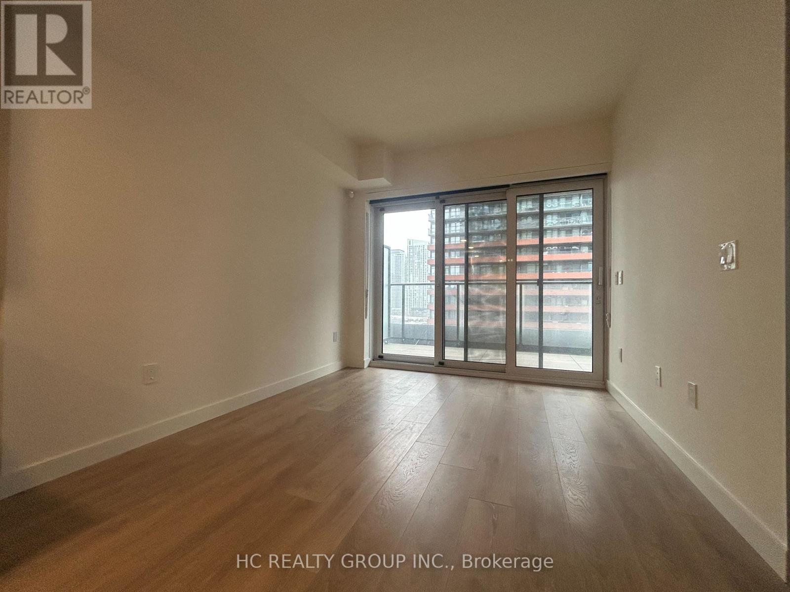 1023 - 3 Concord Cityplace Way, Toronto, Ontario  M5V 0X4 - Photo 6 - C12636178