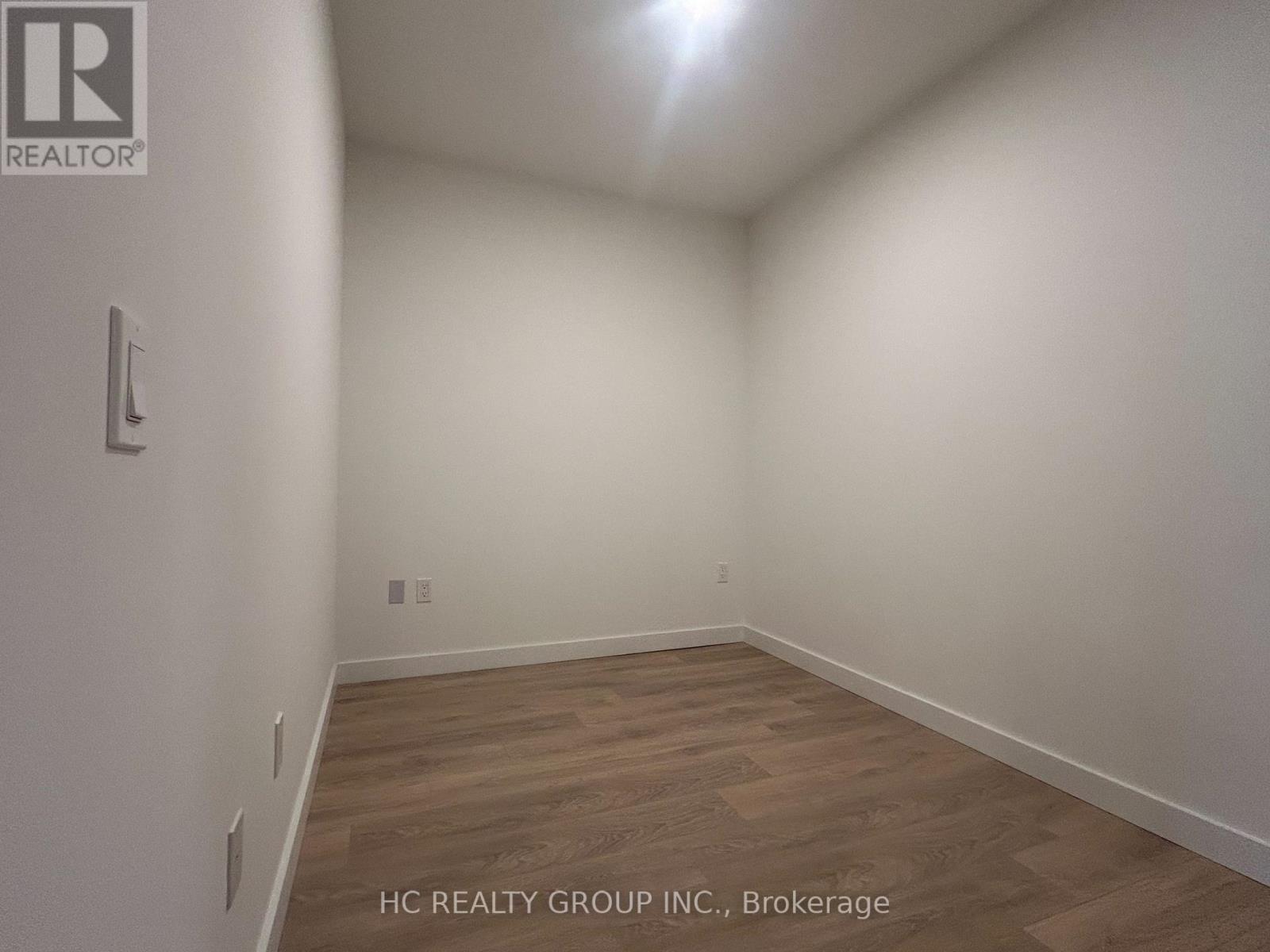 1023 - 3 Concord Cityplace Way, Toronto, Ontario  M5V 0X4 - Photo 8 - C12636178