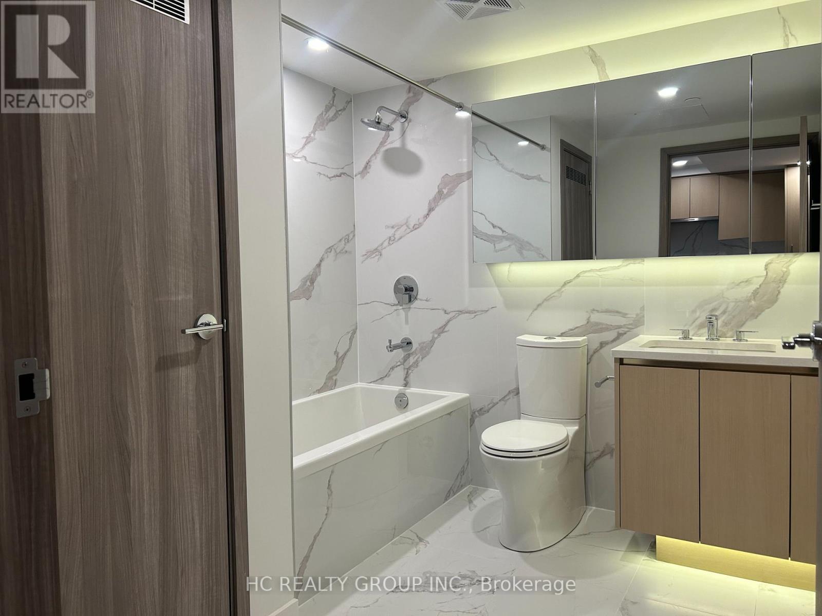 1023 - 3 Concord Cityplace Way, Toronto, Ontario  M5V 0X4 - Photo 9 - C12636178