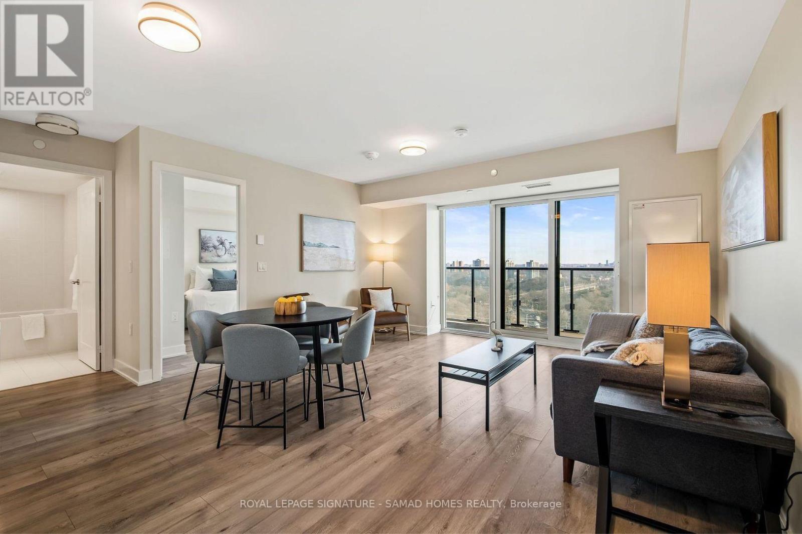 1704 - 575 Bloor Street E, Toronto, Ontario  M4W 0B2 - Photo 2 - C12636216