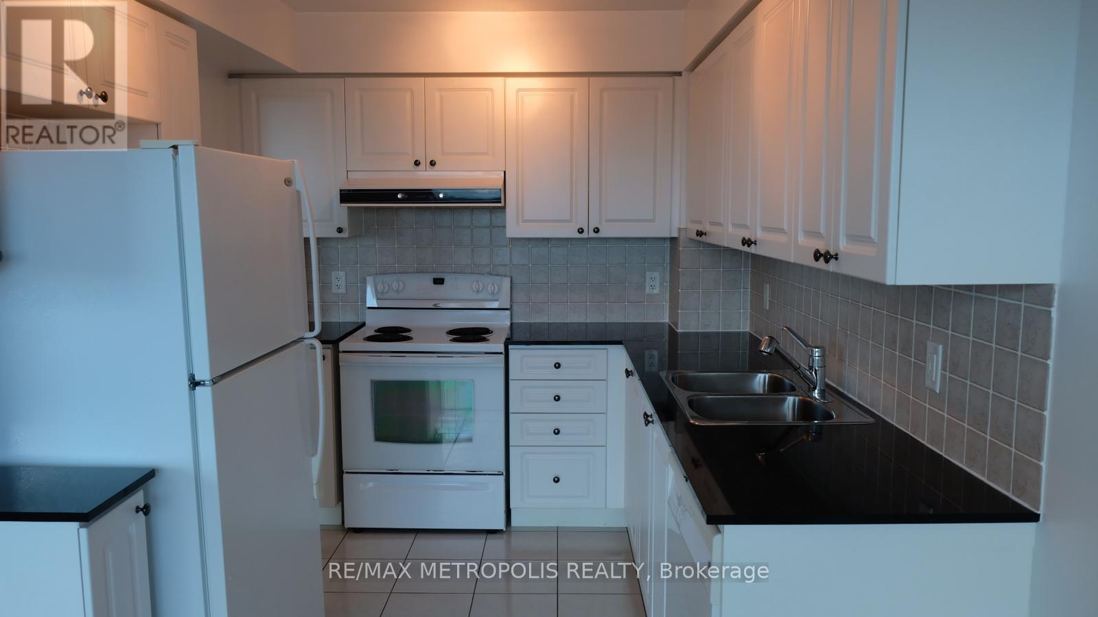 1715 - 83 Borough Drive, Toronto (Bendale), Ontario  M1P 5E4 - Photo 2 - E12636156