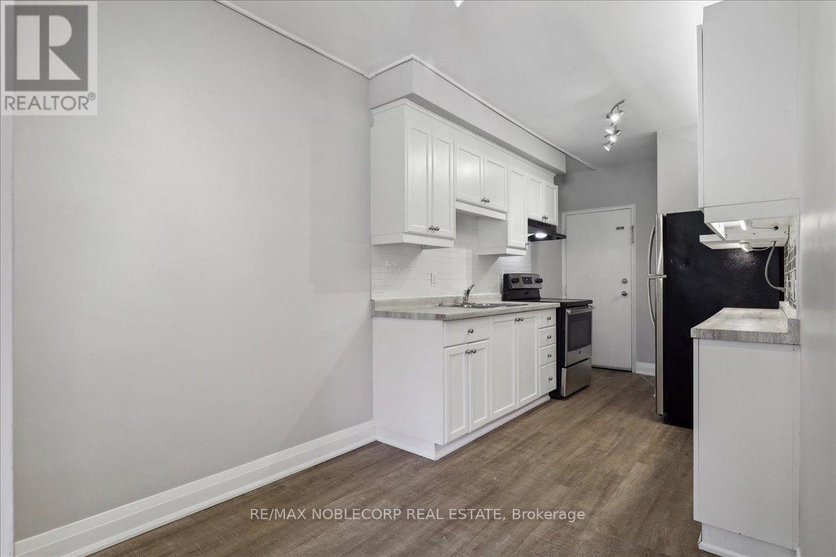 2 - 362 Elgin Court, Oshawa (Mclaughlin), Ontario  L1J 2P4 - Photo 7 - E12636204